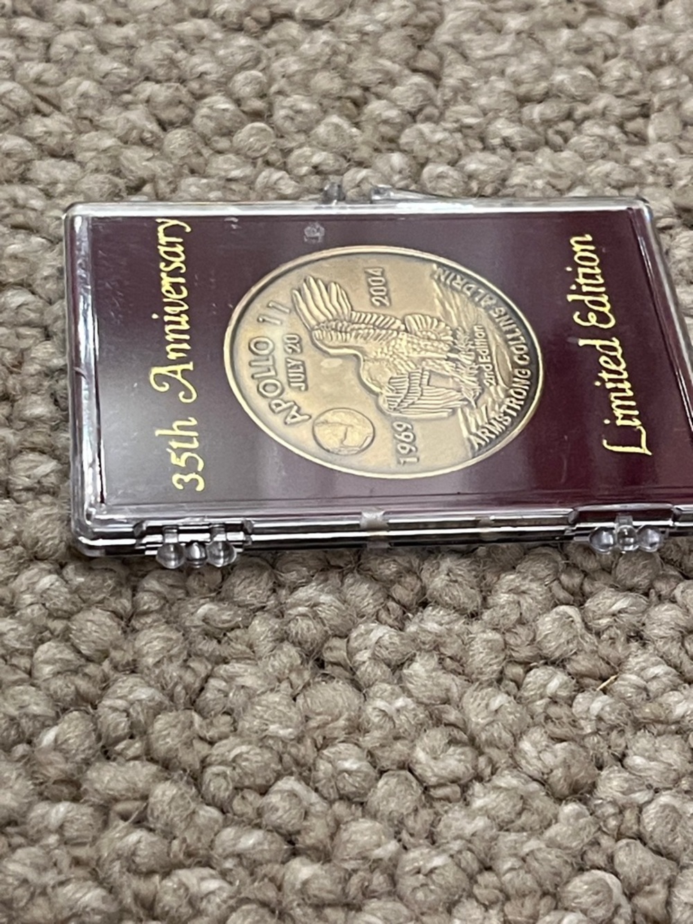 Limited Edition Apollo 11 Commemorative Coin in Gold Tone - 35th Anniversary - Picture 4 of 8
